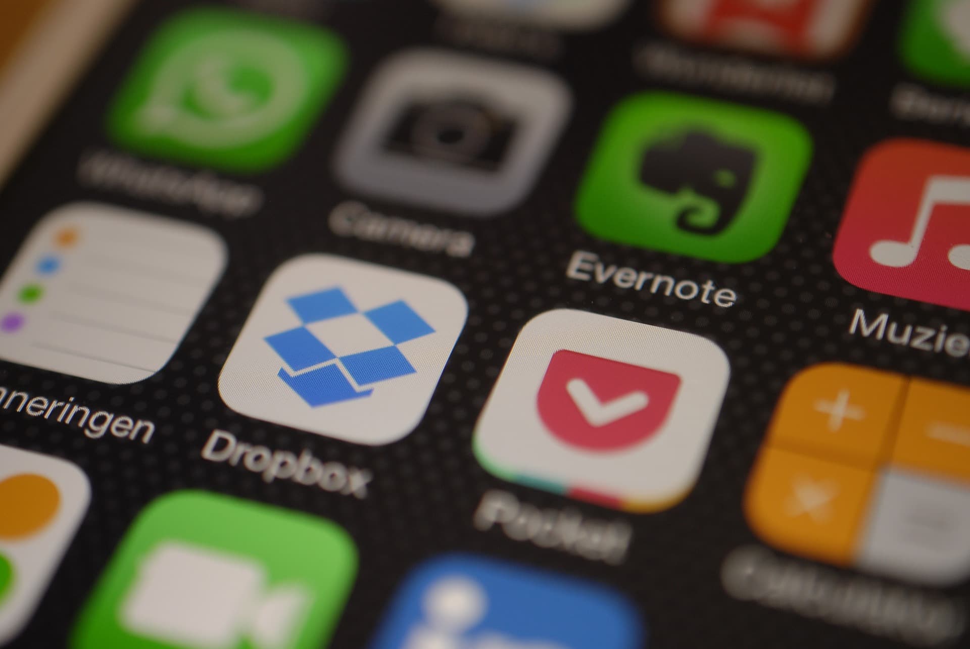 come connettere account dropbox alla email